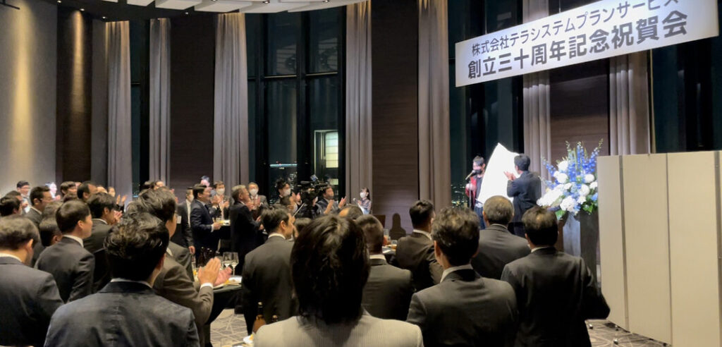 大阪の「マジシャン派遣」はMASAにお任せ 余興のプロがどんなイベントでも盛大に盛り上げます!!