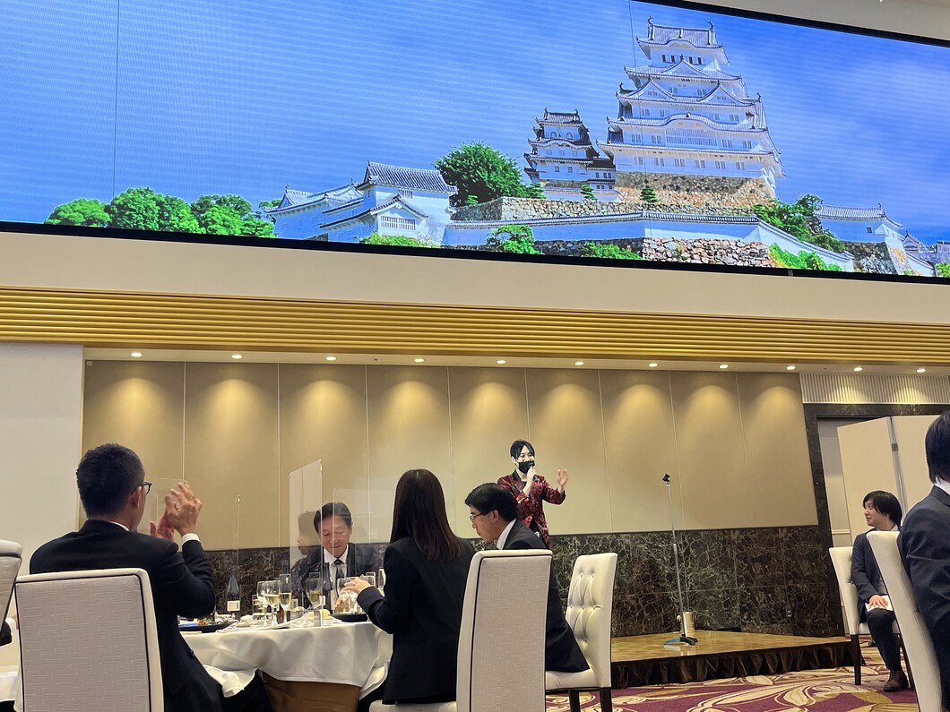 京都への「マジシャン派遣」はMASAにお任せ 余興のプロがどんなイベントでも盛大に盛り上げます!! 忘年会・結婚式・学校公演など