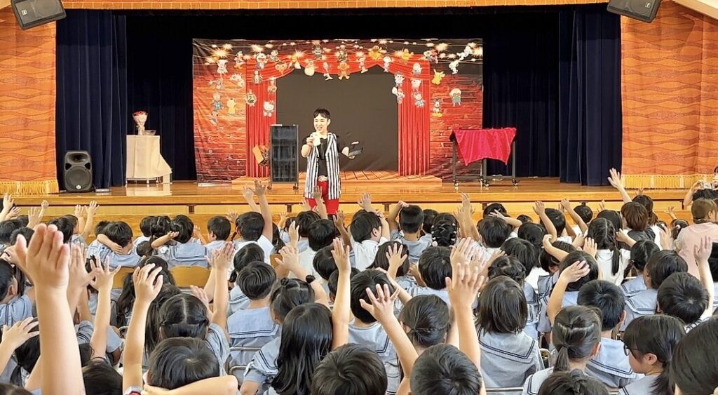 マジックショーが子どもの心を育む！幼稚園・保育園のイベントに魔法を