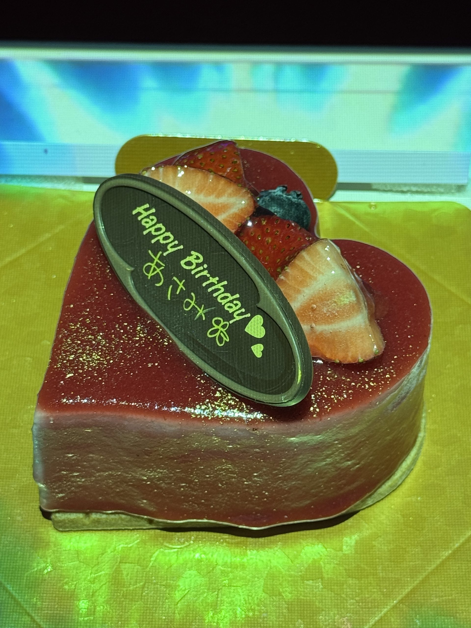 大阪で家族の誕生日サプライズとしてマジックから登場したあさみさんのケーキ