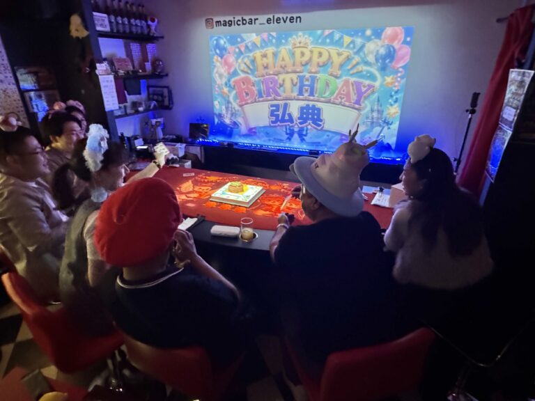 大阪で夫へ誕生日サプライズ｜弘典さんを妻からハートケーキと映像でお祝い